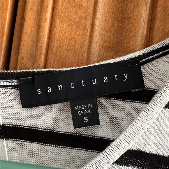 Sanctuary Monochrome Striped Knit Tank Keyhole Back and Tie Hem - Picture 2 of 6